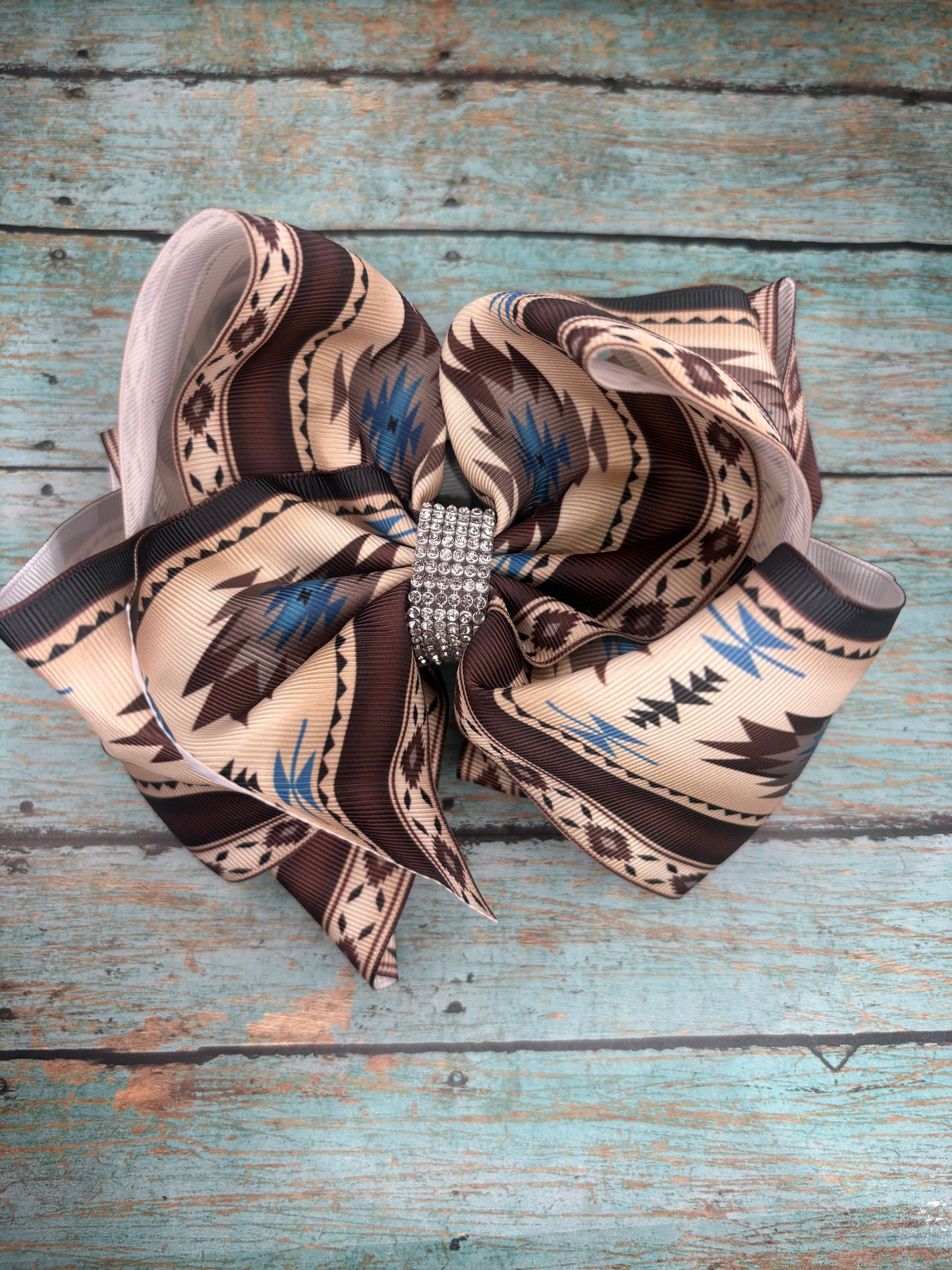 brown azteca bow
